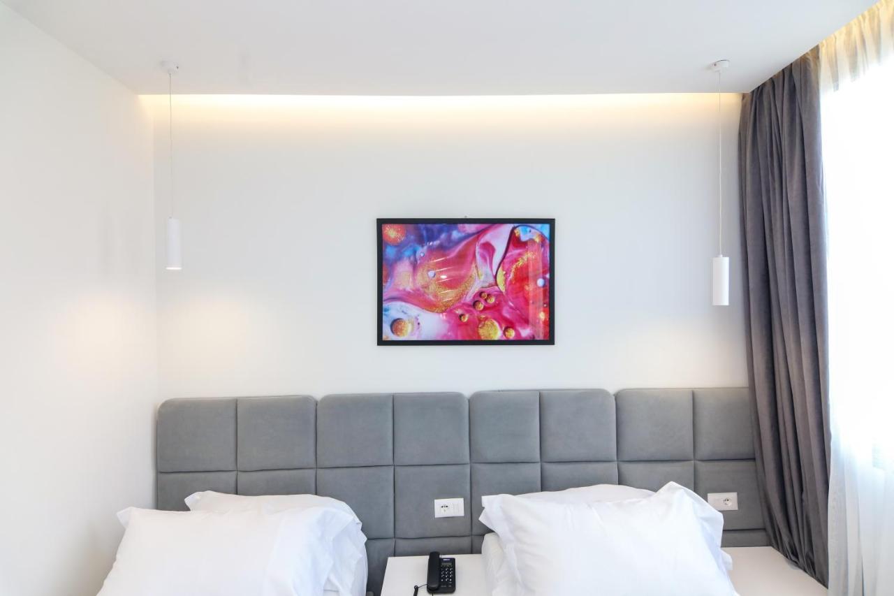 N Hotel City Center By Noshi ติรานา ภายนอก รูปภาพ