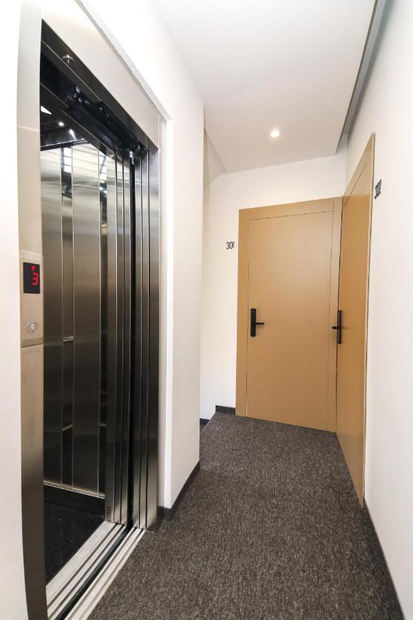 N Hotel City Center By Noshi ติรานา ภายนอก รูปภาพ