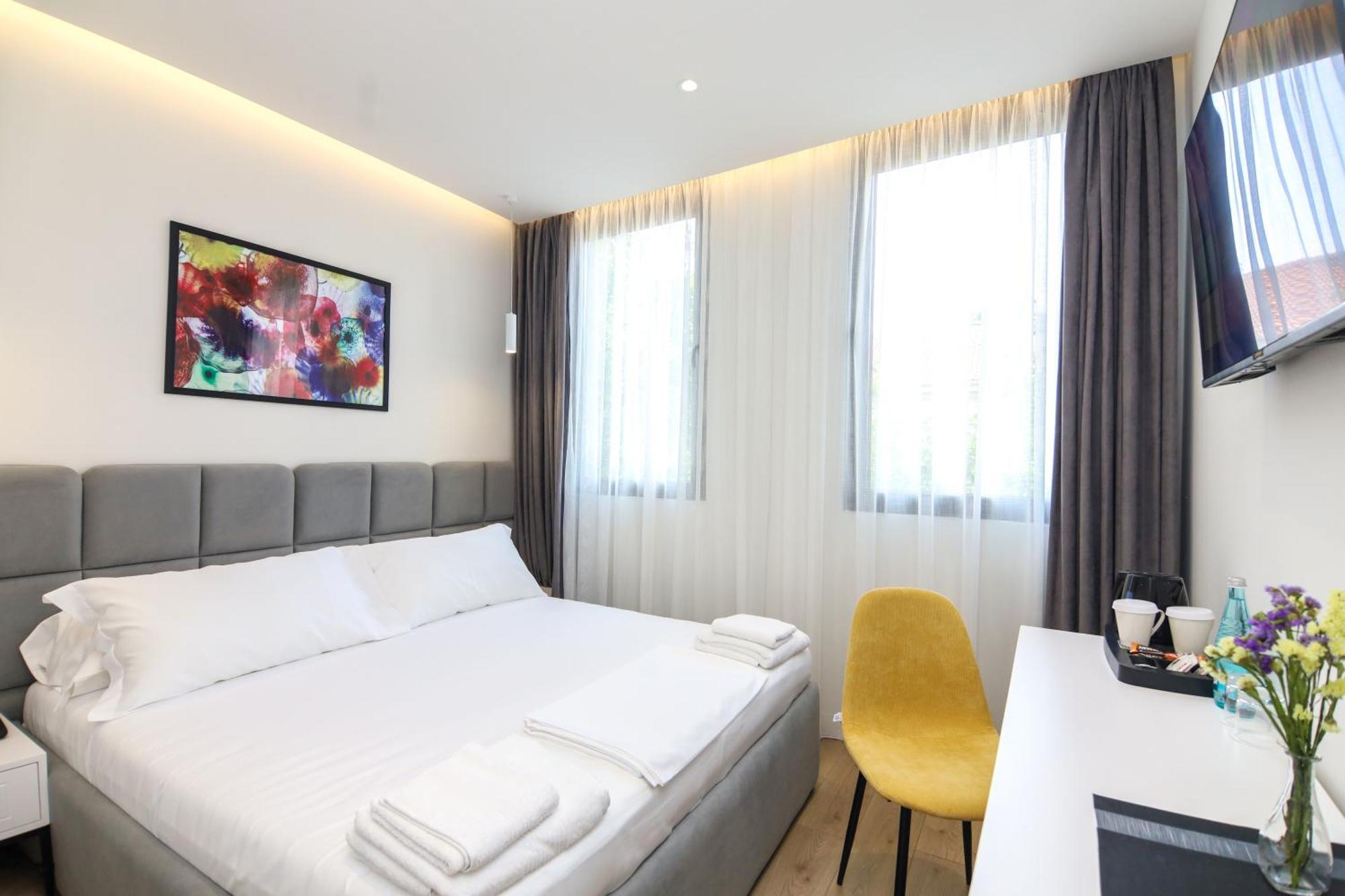 N Hotel City Center By Noshi ติรานา ภายนอก รูปภาพ